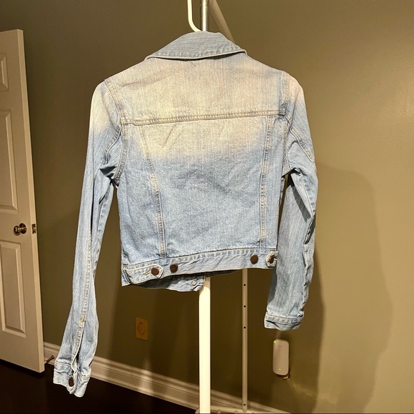 Cropped denim jacket - Picture 3 of 3